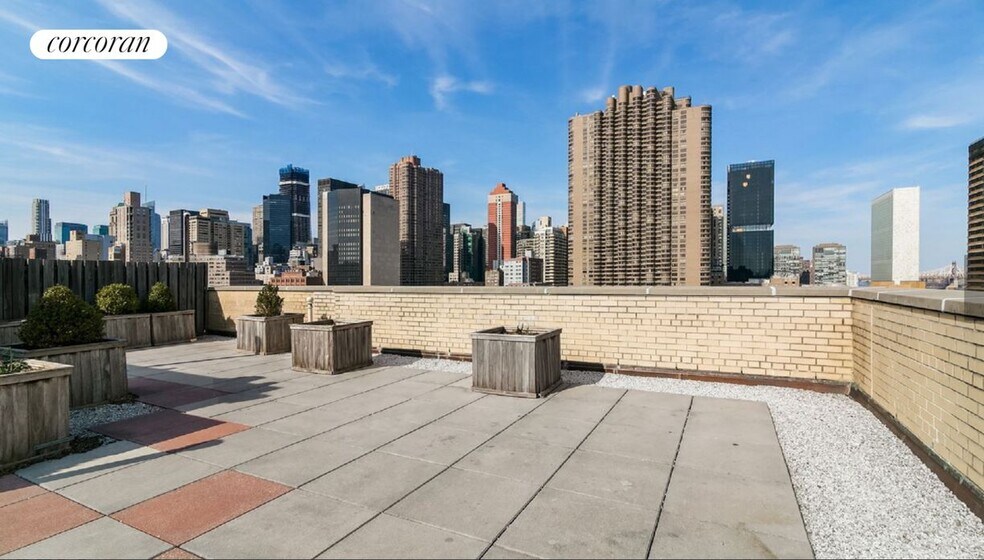 Building Photo - 333 E 34th St