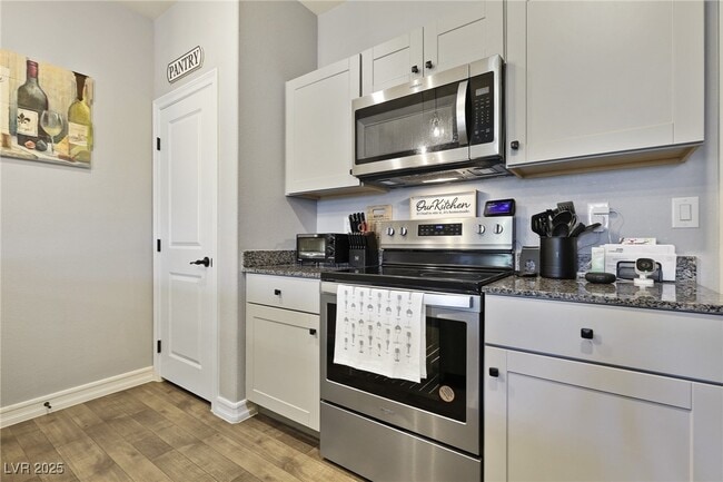 Building Photo - 4202 Lunar Cyn Ave