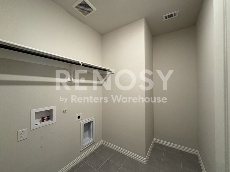 Building Photo - 11028 Elata Dr