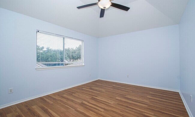 Building Photo - 16207 Waiting Spring Cir