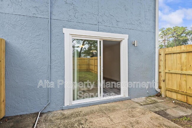 Building Photo - 11357 Bedford Oaks Dr