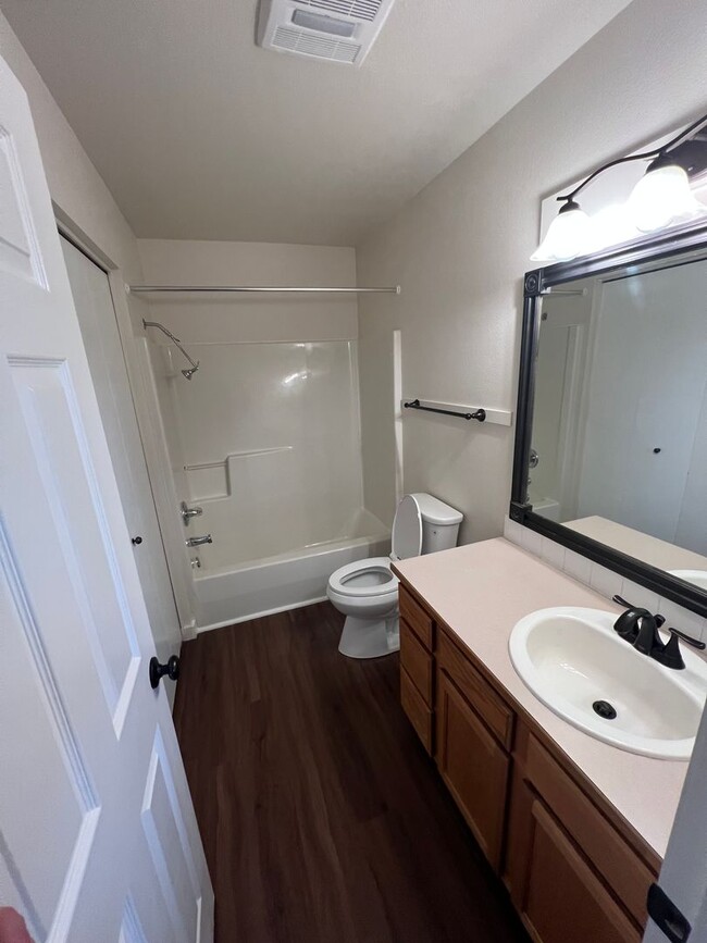 Building Photo - 3-bedroom 2 1/2-bathroom duplex