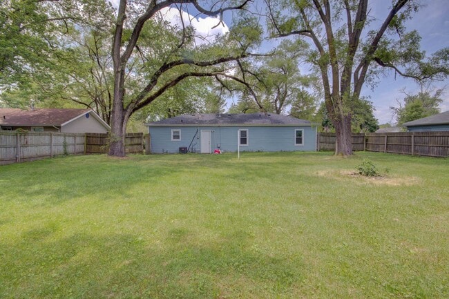 Building Photo - 3 bed home