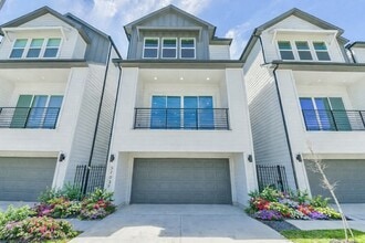 Building Photo - 5703 Balbo St