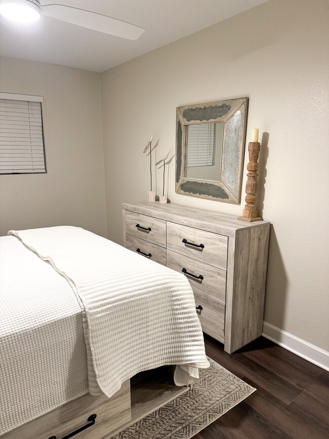 Building Photo - 807 Park Lane