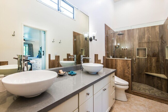 Building Photo - Bluestone - Furnished 3BR/3BA