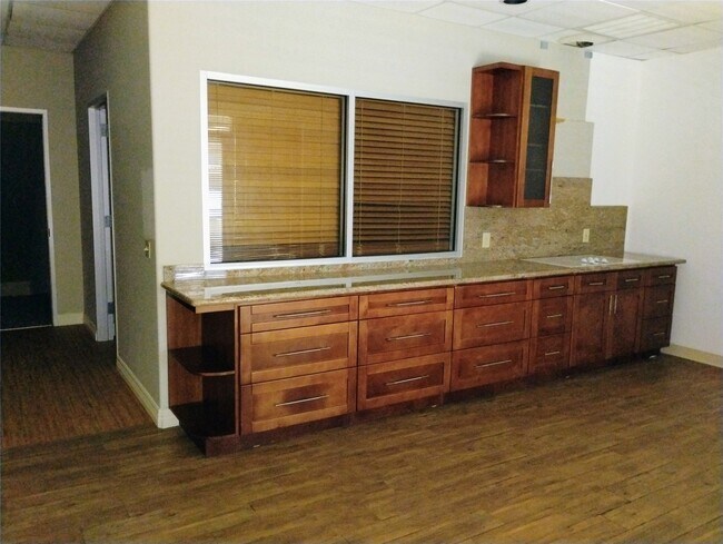 Building Photo - 9788 Clarewood Dr