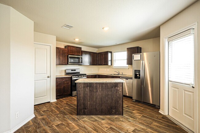 Building Photo - 3 BR/2BA | Single Family Home | In San Antonio!