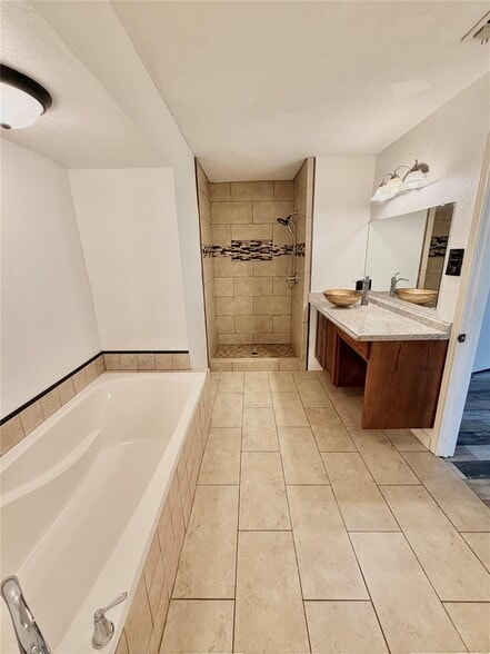 Building Photo - 228 Prairie View Ln