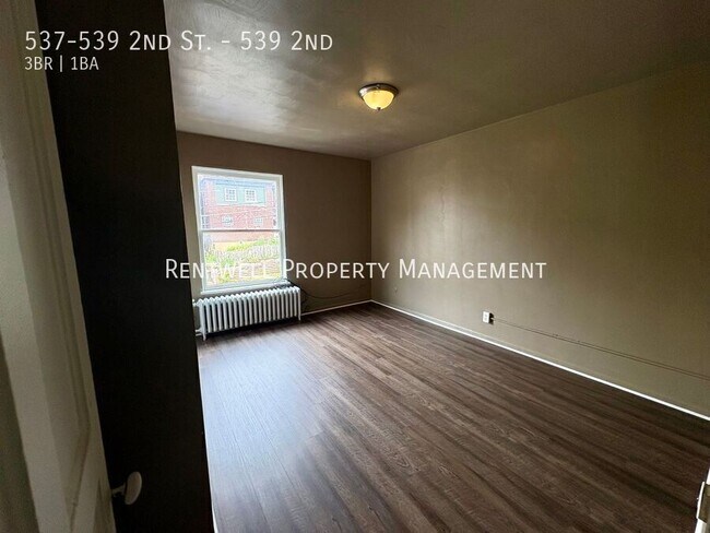 Building Photo - 537-539-539 2nd St