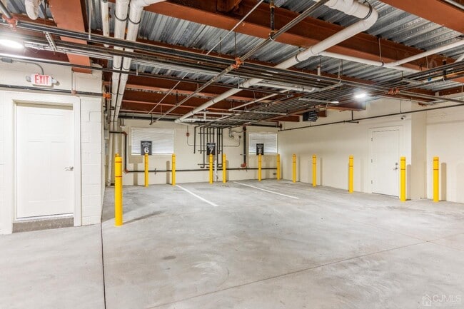 Building Photo - 361 Main St