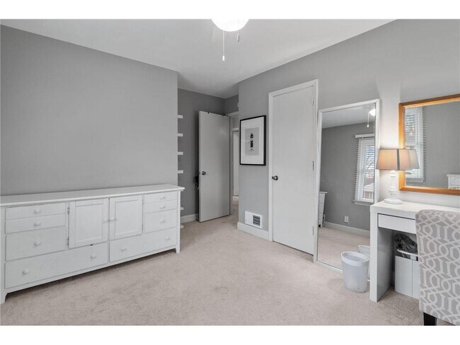 Building Photo - 5036 Richmond Dr
