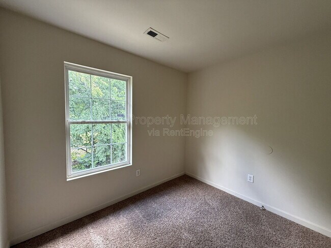 Building Photo - 11009 Bevin Dr