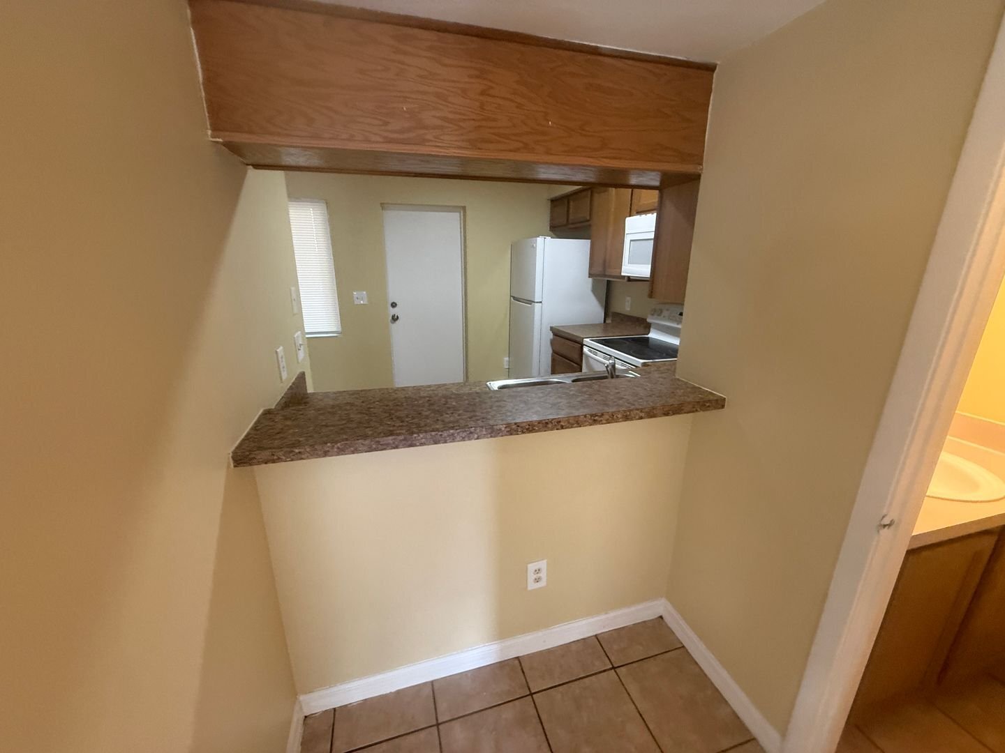Building Photo - 213 S Moss Rd