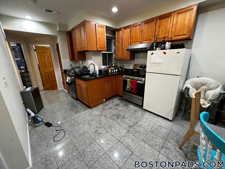 Building Photo - 179 Northampton St