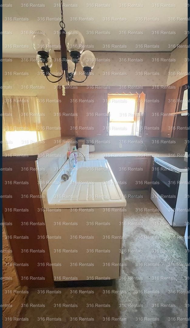 Building Photo - $1200 - 4 bed 2 bath - Single Family Home