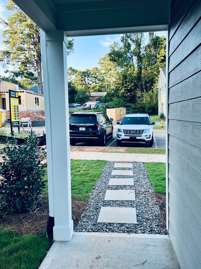 Building Photo - 400 Hacksaw Trl