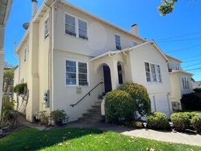 Building Photo - North Berkeley 2 Bedroom Rare Finds!
