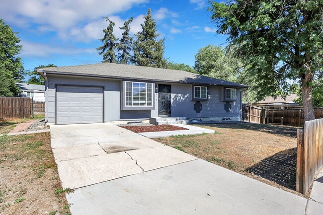 Building Photo - $2,295 - 4 Bed, 2 Bath Home in CO Springs ...