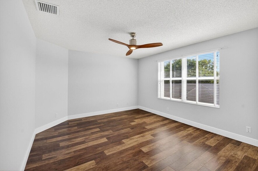 Building Photo - 7306 Spinnaker Bay Dr