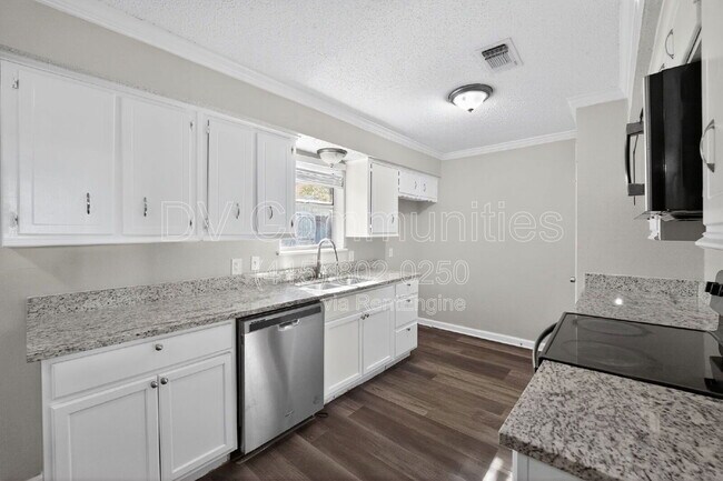 Building Photo - 936 N Las Vegas Trail