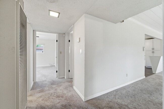 Building Photo - Beautiful 3-Bedroom Home with Extra Living Space and Modern Upgrades