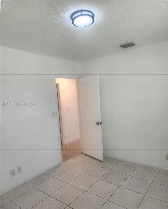 Building Photo - 2710 NW 52nd Pl