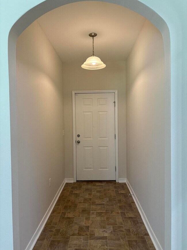 Building Photo - 214 Ladue Ave