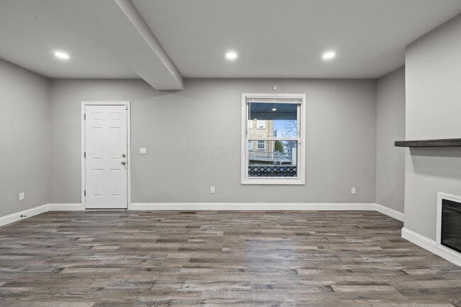 Building Photo - 1736 Bruck St