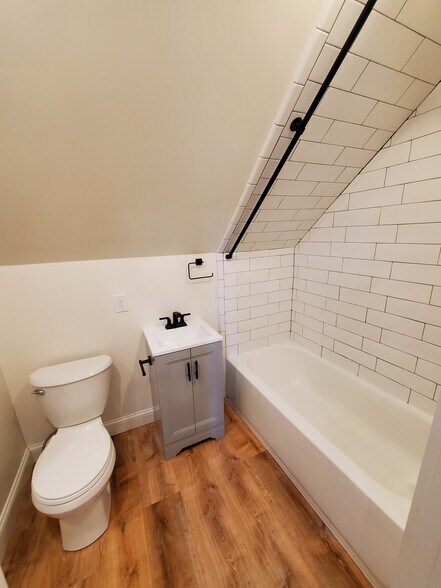 Second Bath - 68 Highland Ave