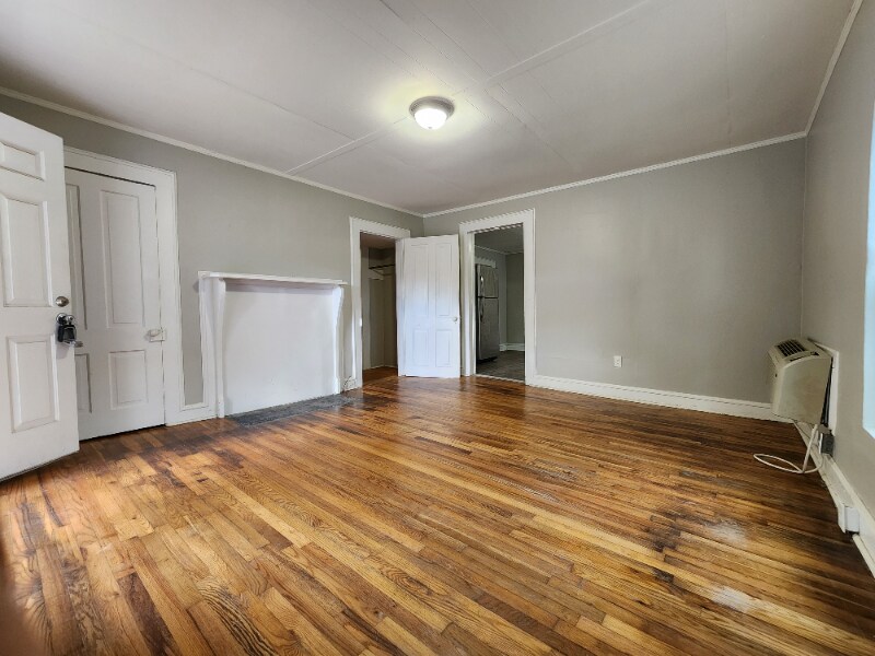 Building Photo - 237 Poole St