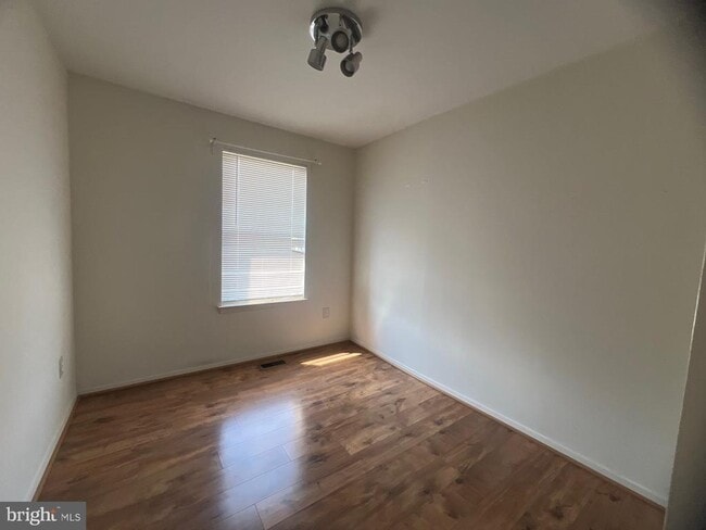 Building Photo - 7712 Chatfield Ln