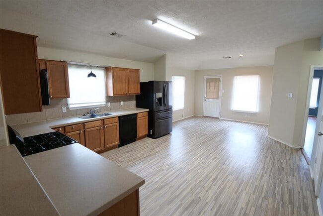 Building Photo - 2802 Harte Ct