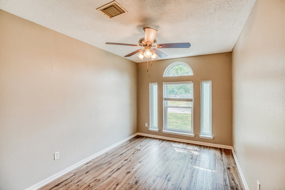 Building Photo - 302 Dunford Ct