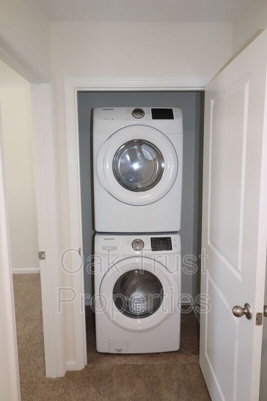 Building Photo - 176 Woodward Rd