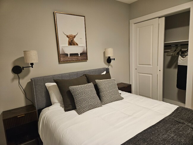 Building Photo - 1487 5th Ave