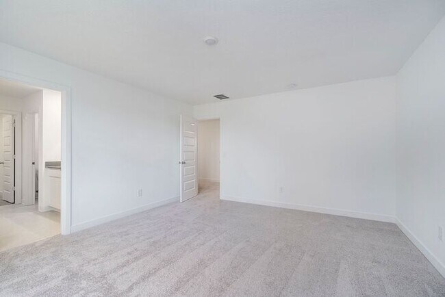 Building Photo - Brand New 5 Bedroom 3 Full Bath in Booming Westfield!