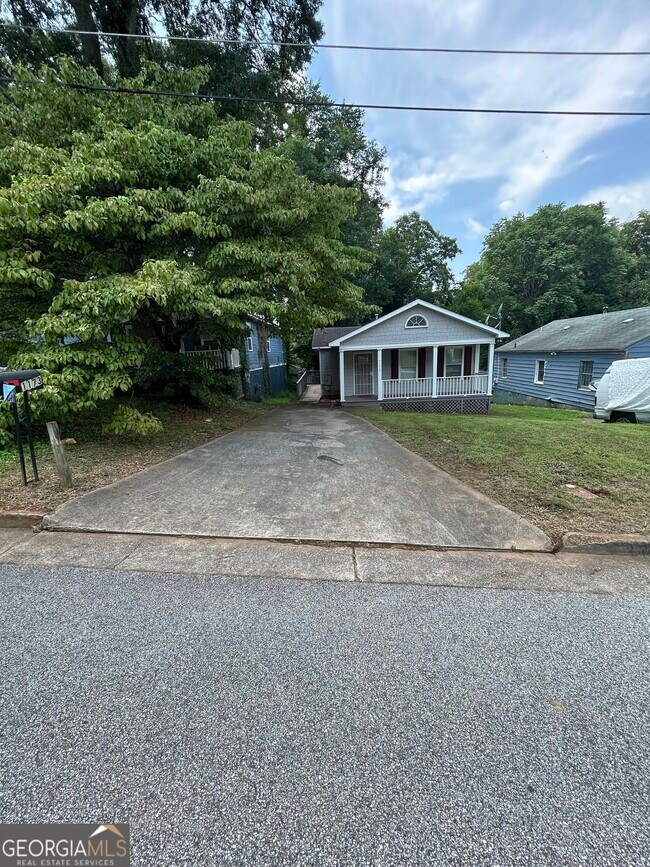 Building Photo - 1173 Moton Ave SW