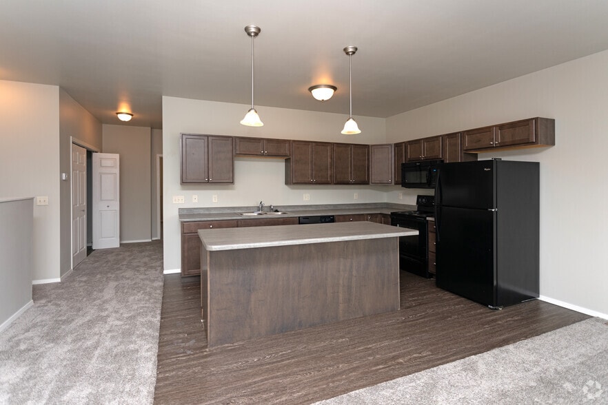 2BR, 1BA, Townhome - 991SF - Windsor Heights Apartments