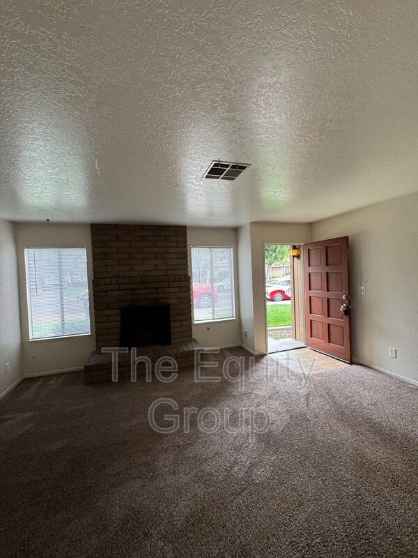 Building Photo - 4603 W Cypress Ave