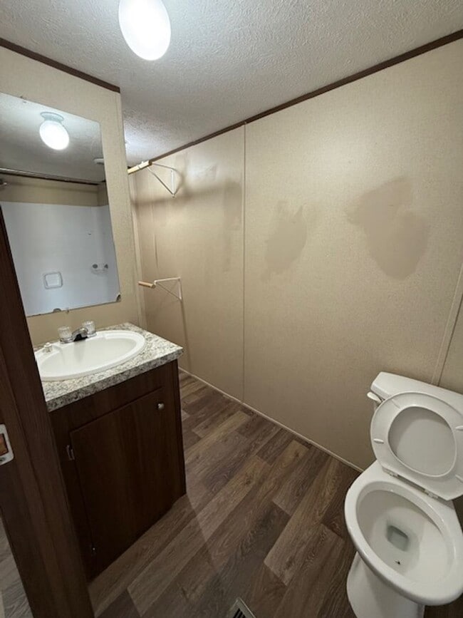 Building Photo - For Rent