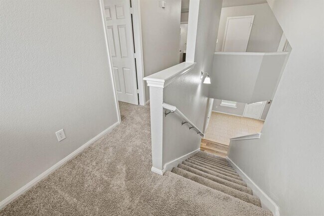 Building Photo - 711 Sugar Brook Dr