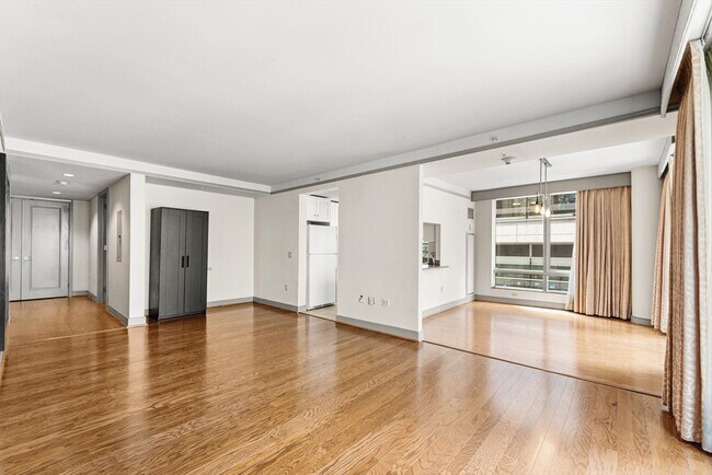Primary Photo - 3 Avery St