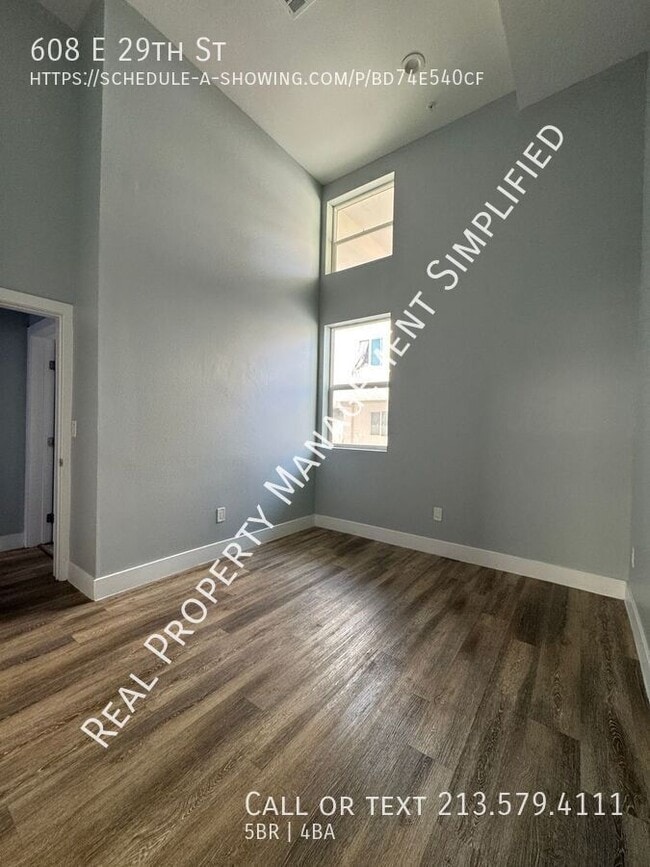 Building Photo - 608 E 29th St