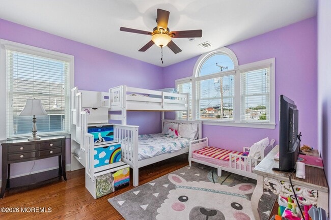 Building Photo - 45 E Pampano Dr