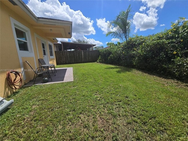 Building Photo - 208 SW 15th Pl