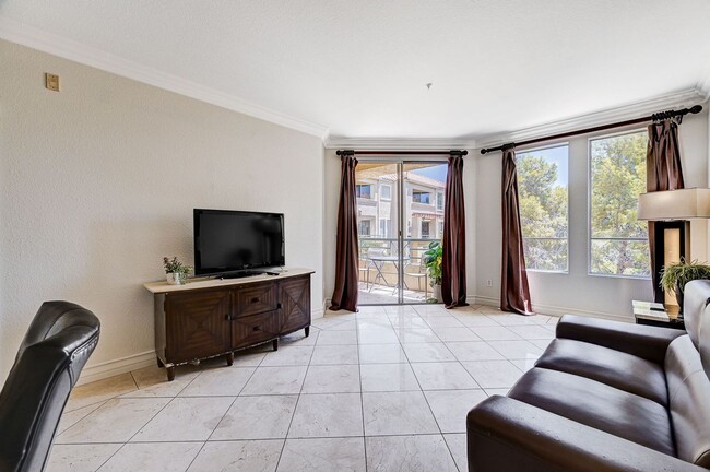 Building Photo - Luxurious Meridian Condo. Live 24/7 Guard ...