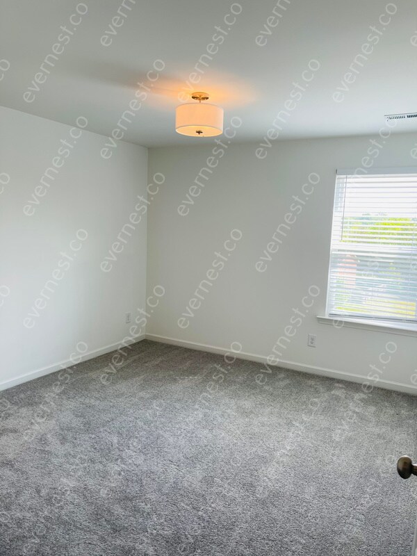 Building Photo - 2656 Lakevilla Dr