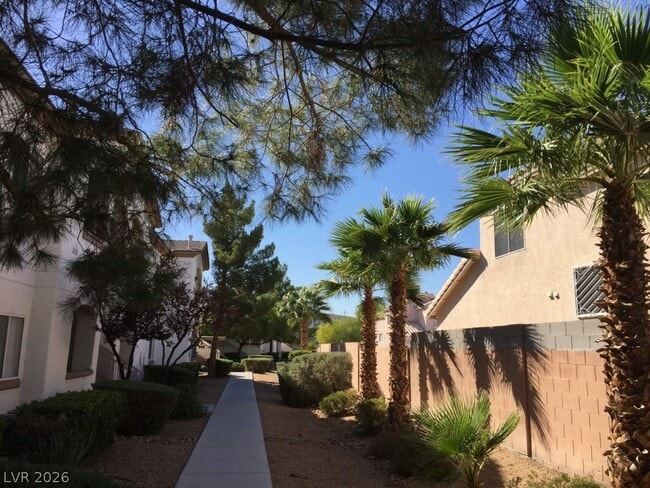 Building Photo - 5650 E Sahara Ave