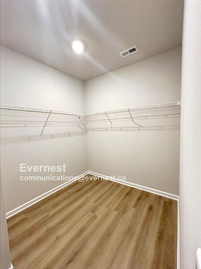 Building Photo - 307 Pawley Dr